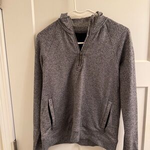 lululemon athletica Engineered Warmth 1/2 zip- size 8